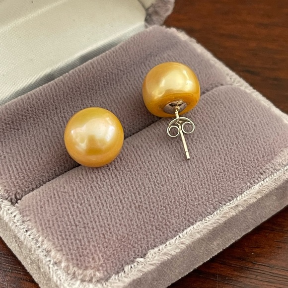 High quality large gold cream sterling silver stud earrings - Picture 4 of 8